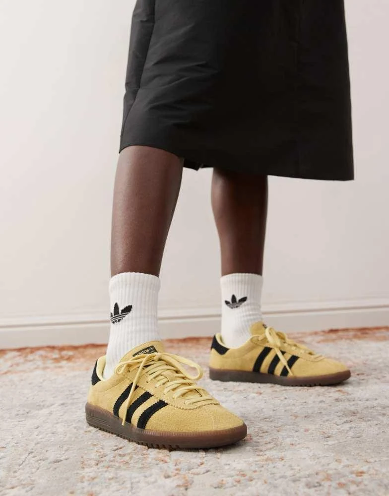 Adidas adidas Originals Bermuda trainers in yellow and black 1