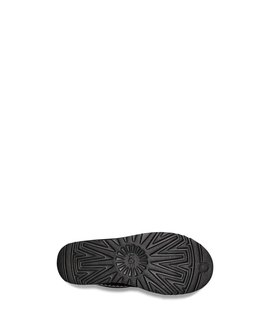 UGG Classic Short Cresent 3