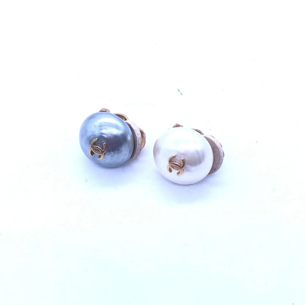 Chanel And ivory Stud Women
s Earrings (Pre-Owned) 2