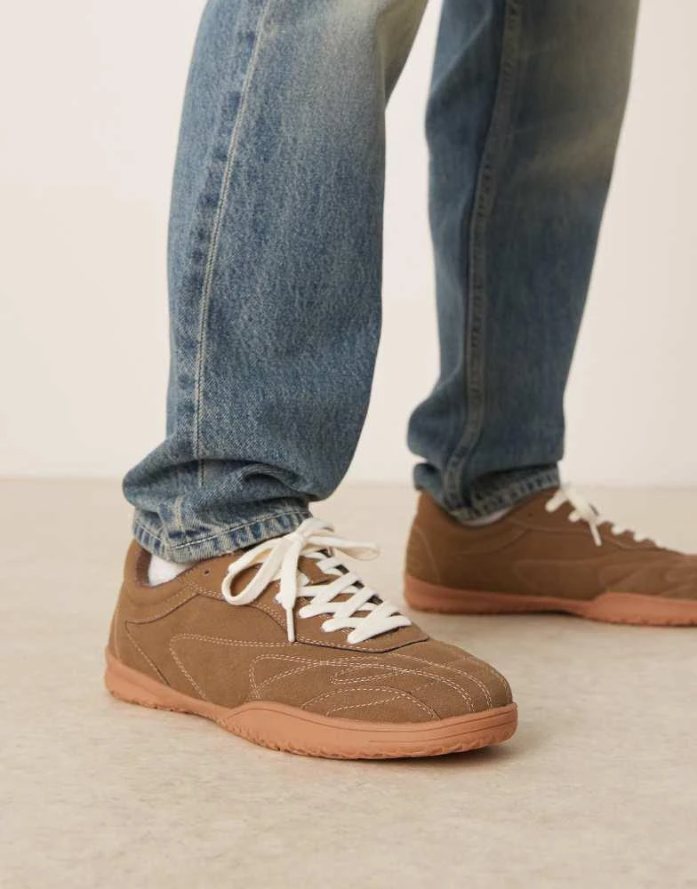 ASOS ASOS DESIGN retro trainers in beige with gum sole 2