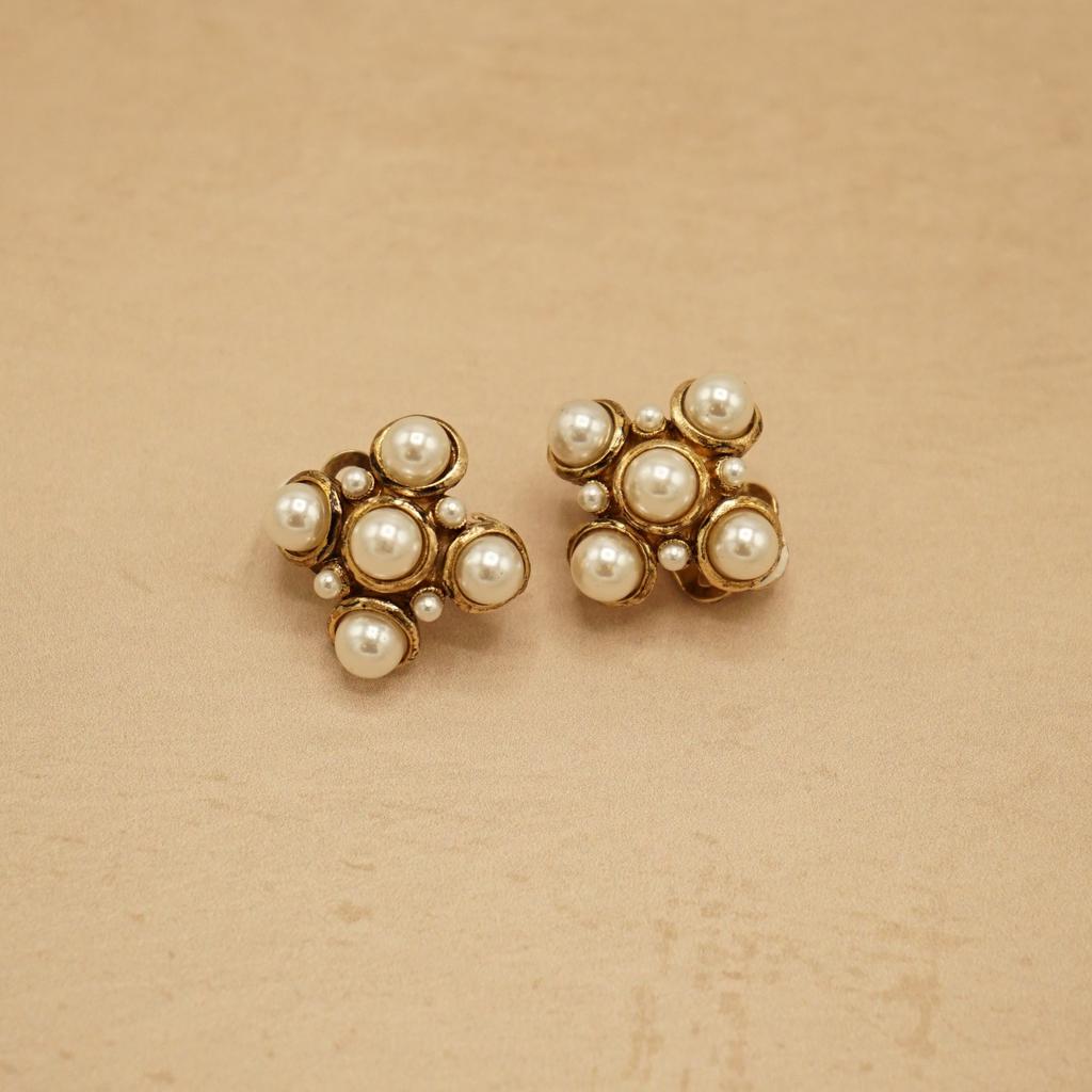 Orelia Vintage Vintage Pearl Cluster Clip