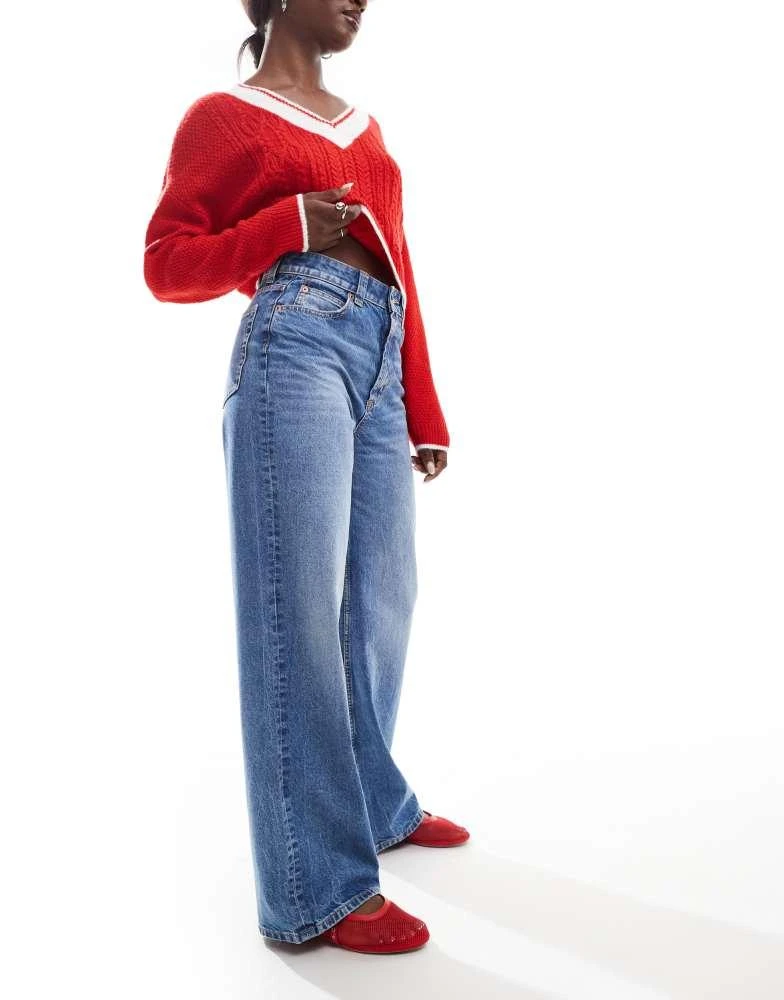 ASOS ASOS DESIGN wide leg dad jeans in mid blue 2