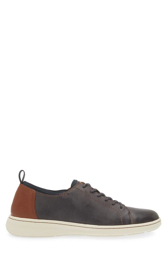 Born Magnus Sneaker 3