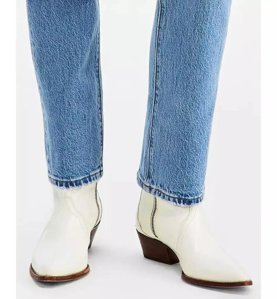 Levi's Women's 501 Curve High-Rise Straight-Leg Jeans 8
