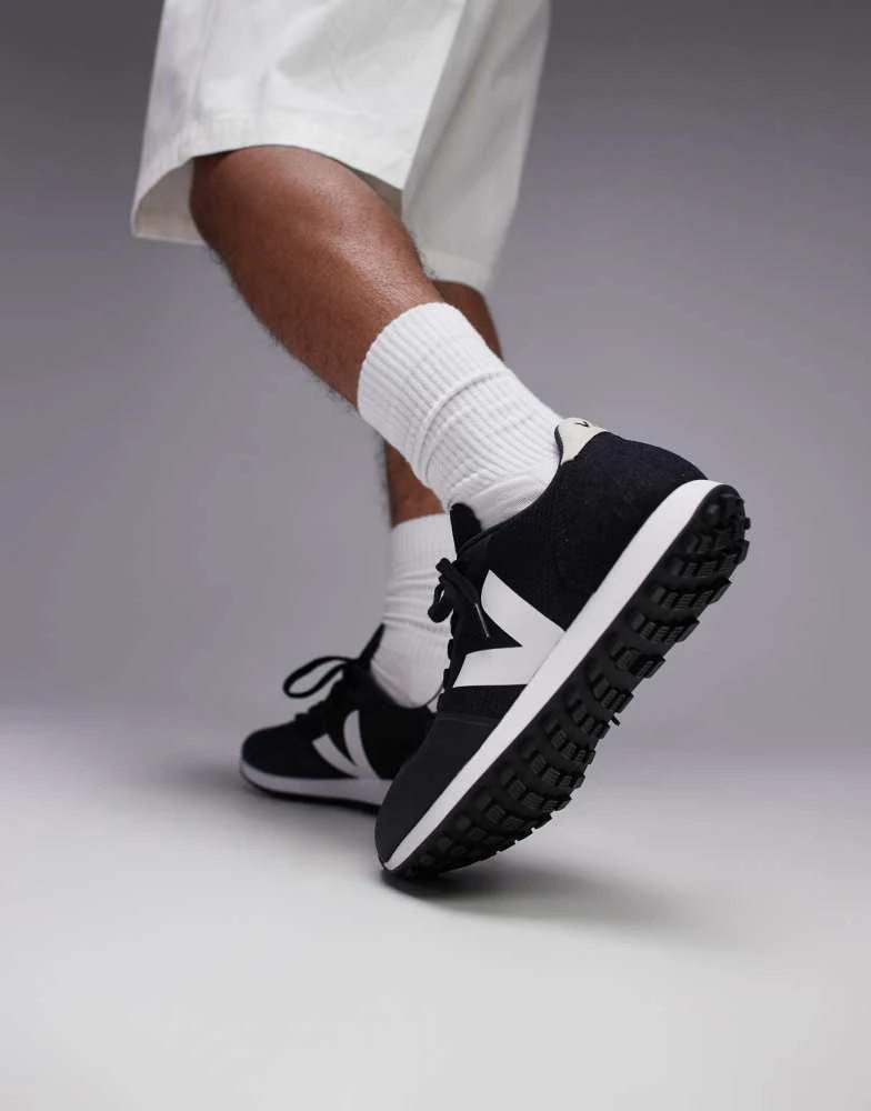 Veja VEJA SDU trainer in black white b mesh 1
