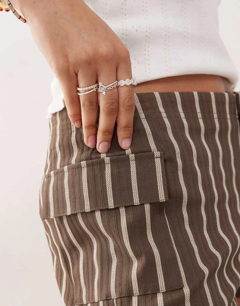 COLLUSION COLLUSION micro short in brown stripe 2