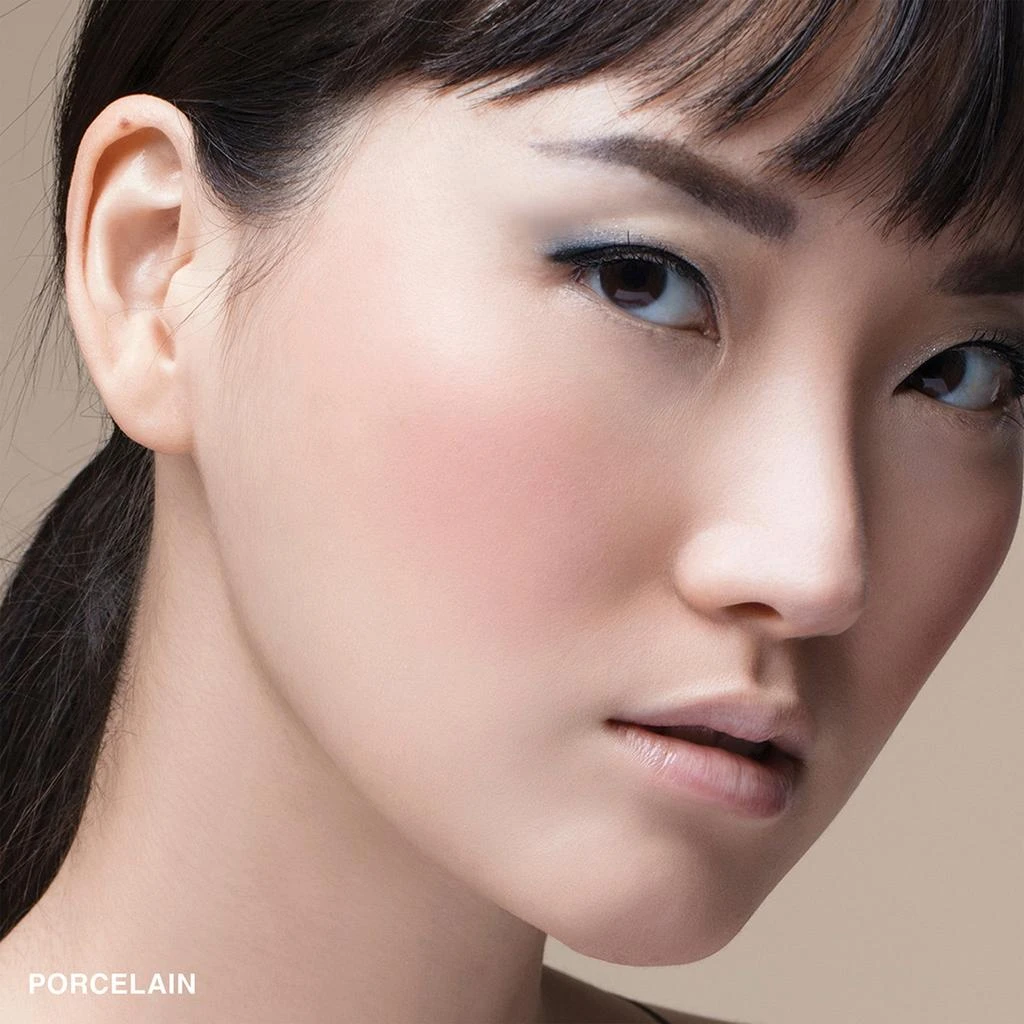 Bobbi Brown Skin Long-Wear Weightless Foundation SPF 15 3