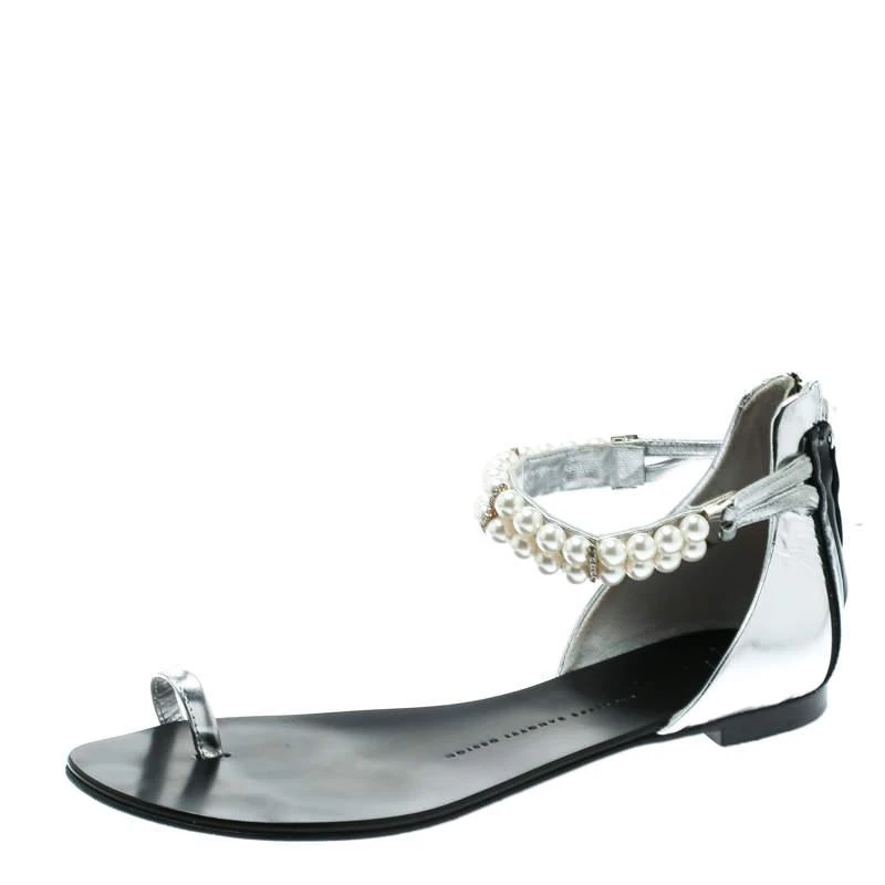 Giuseppe Zanotti Giuseppe Zanotti Silver Patent Leather Pearl Embellished Ankle Strap Toe Ring Flats Size 38 1