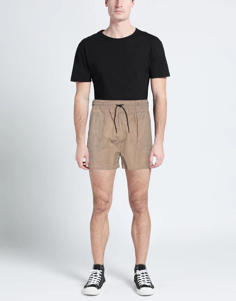 Holden Shorts & Bermuda 2
