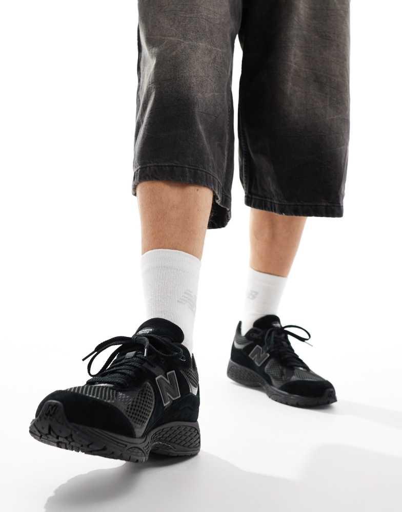 靴 New Balance 2002R \"Triple Black\" 27 New Balance New Balance 2002 trainers in triple black