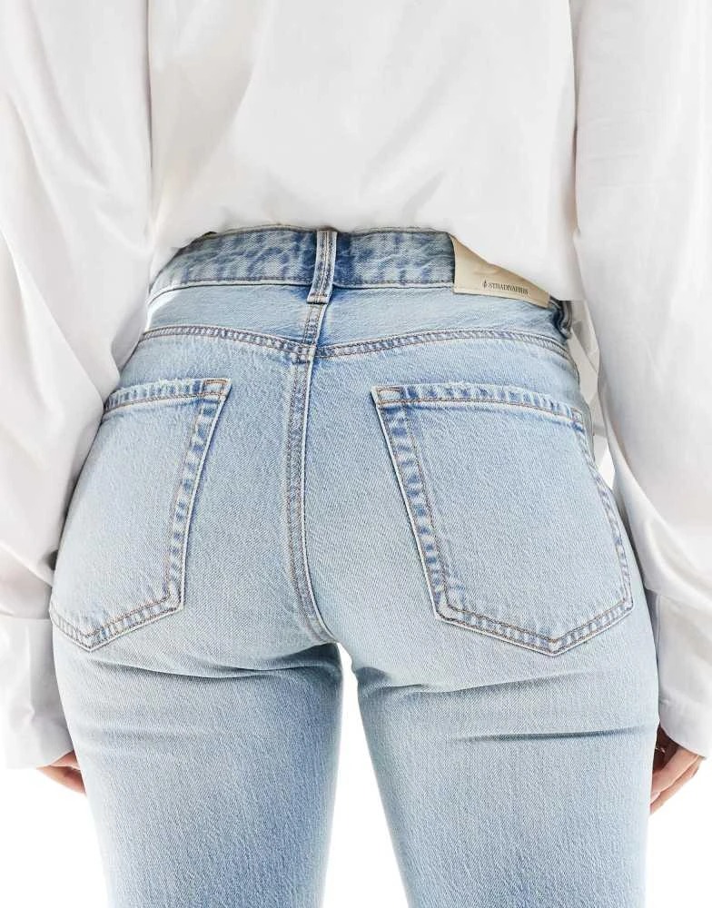 Stradivarius Stradivarius D98 straight leg jeans in light blue wash 5