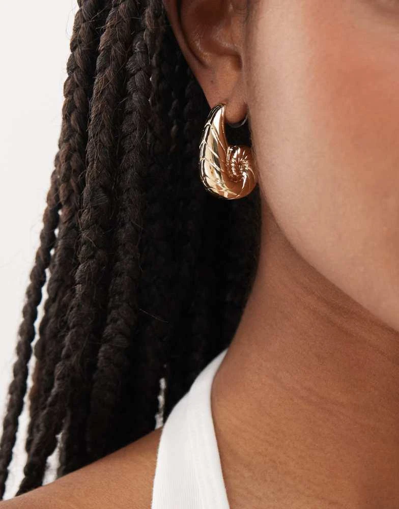Reclaimed Vintage Reclaimed Vintage teadrop chubby shell hoop earrings in gold 1