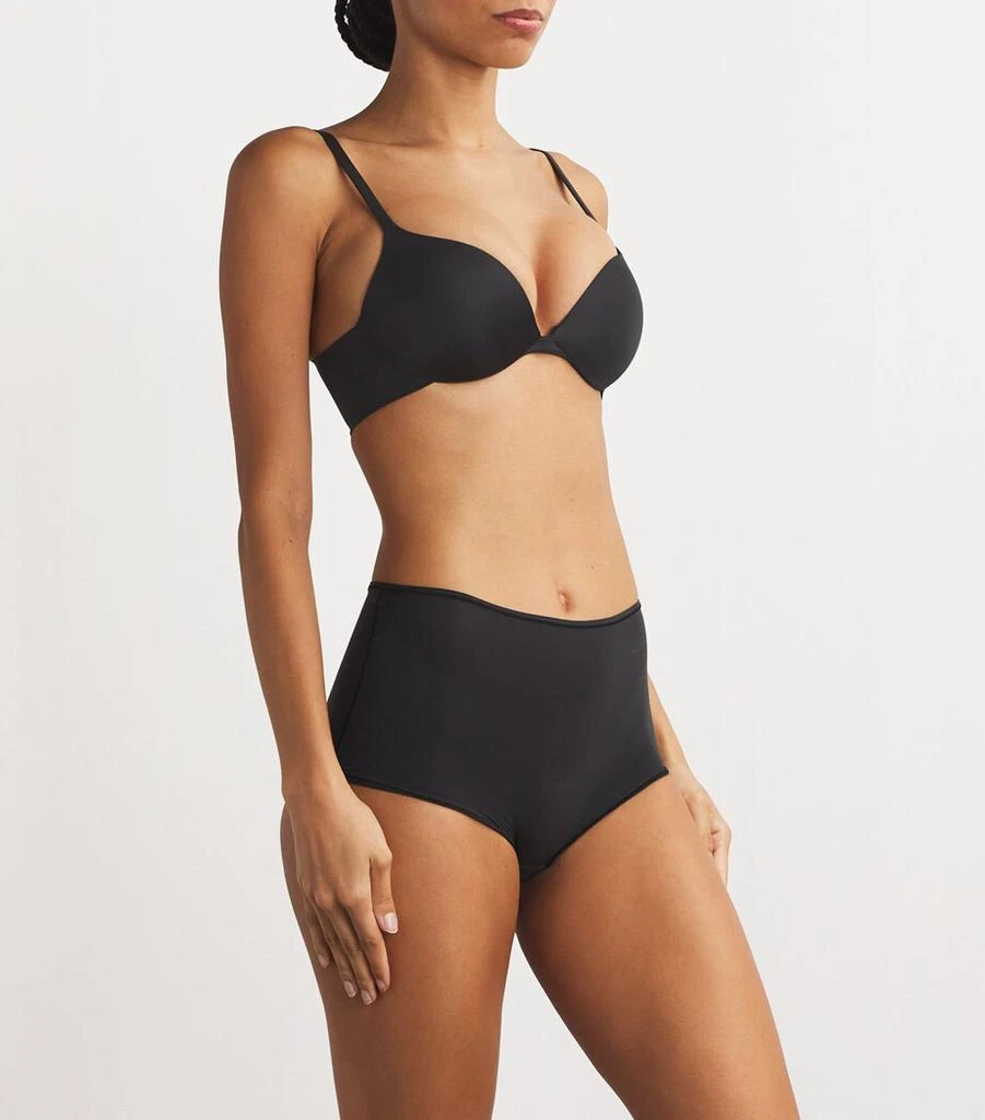 SKIMS Ultimate Plunge Push-Up Bra 2