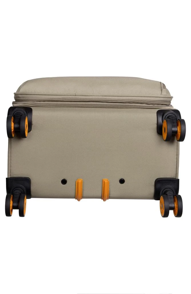 it luggage Compartment 27-Inch Softside Spinner Luggage 7