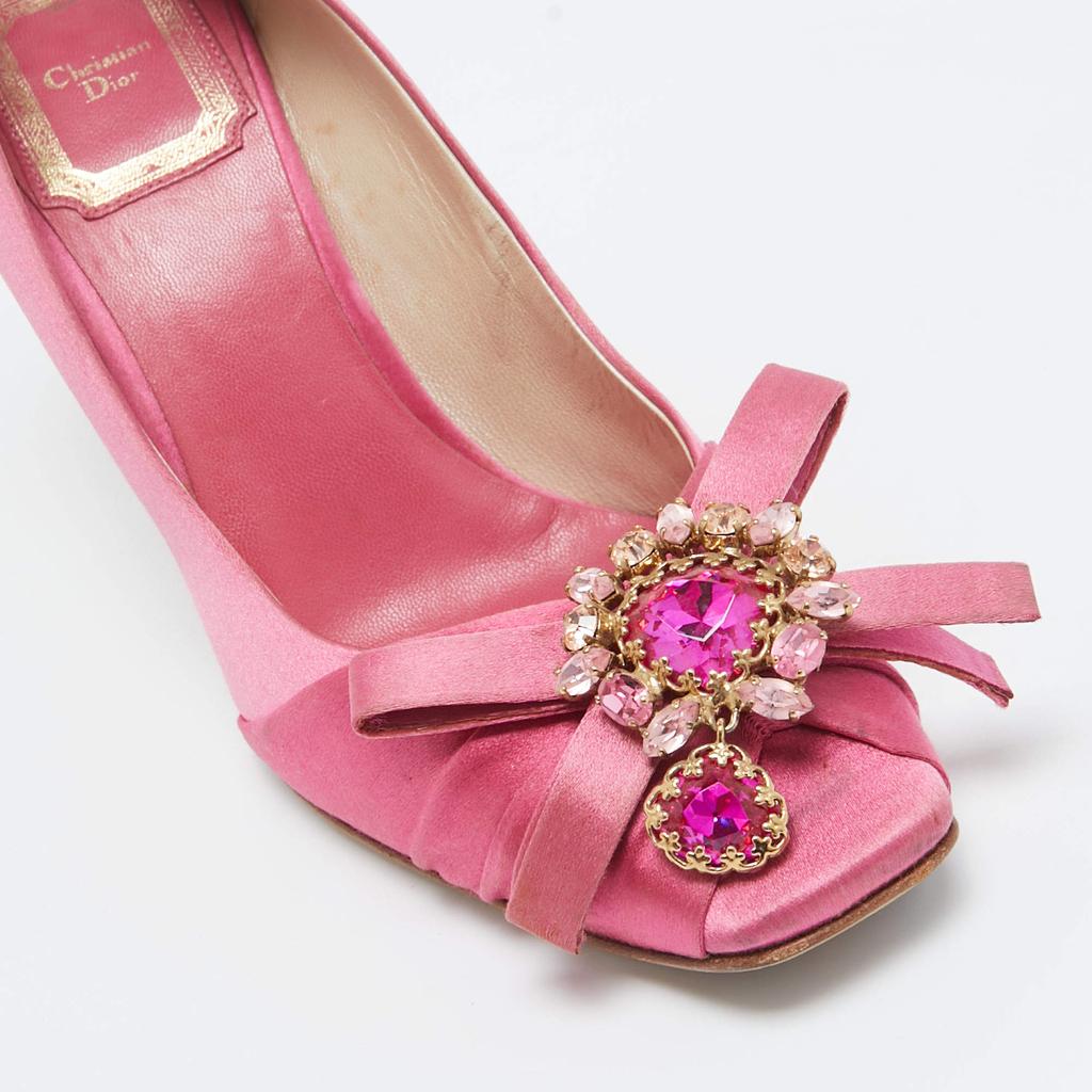 靴 Vintage Dior Pink Satin Pumps Shop Dior Pink Satin Crystal Embellished Bow Pumps Size 36 on Sale