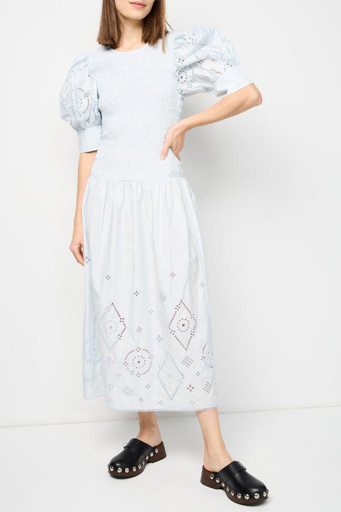 Ganni Robe Smockée Longue En Broderie Anglaise - Illusion Blue