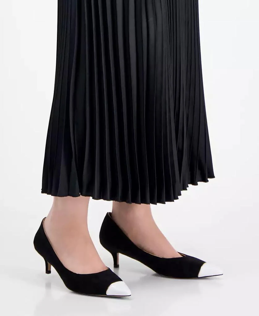 THINGS II COME Women
s Jacey Luxurious Pointed-Toe Kitten Heel Pumps 2