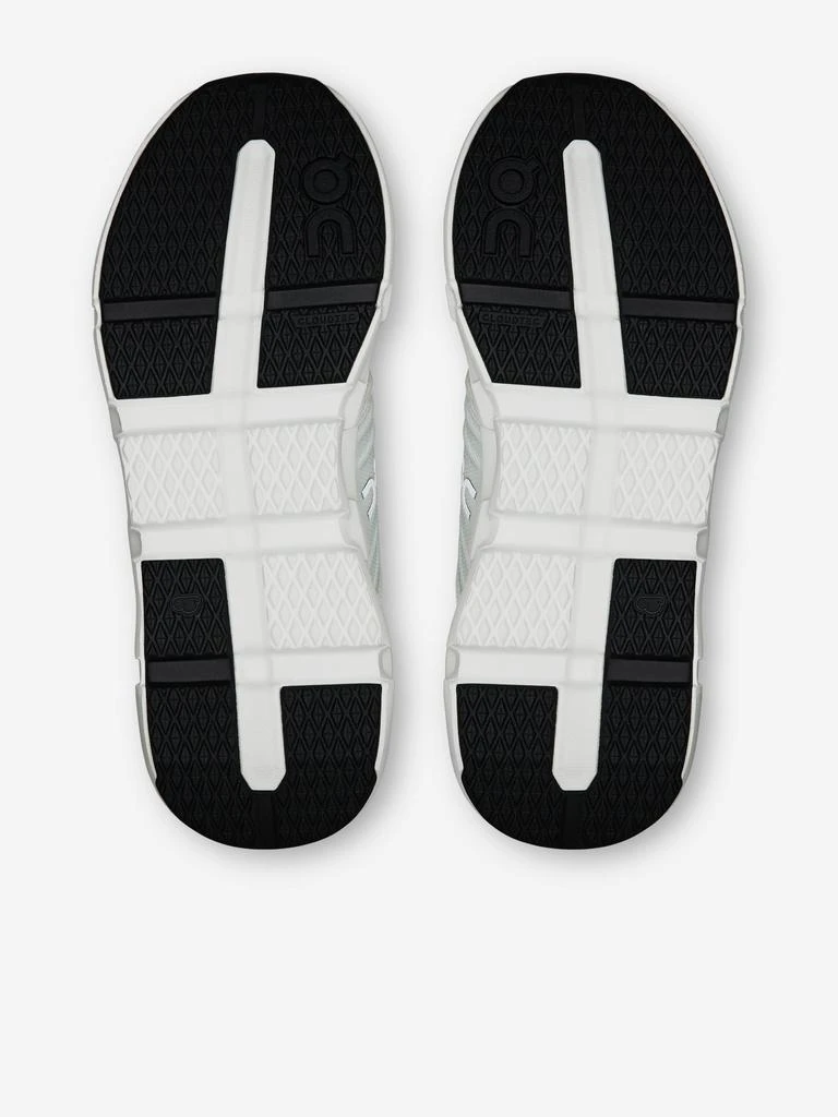 ON RUNNING On Running Kids Cloudswift Trainers in White 4