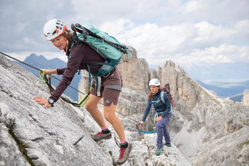 Deuter Deuter Trail 28L SL Backpack for Biking, Hiking
Trekking with Narrow Fit, U-Frame
Superior Breathability 6