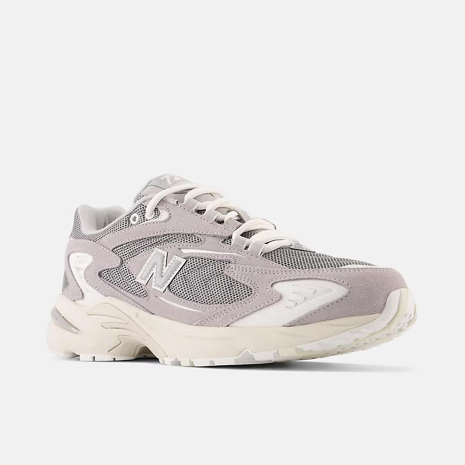 New Balance 725V1