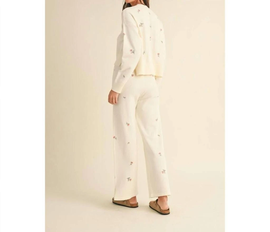 MABLE Mable - Floral Embroidered Lounge Set 2