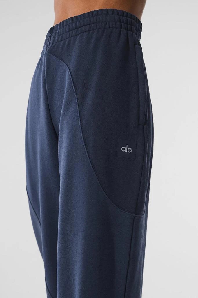 Alo Make Waves Sweatpant - Navy Tonal 5