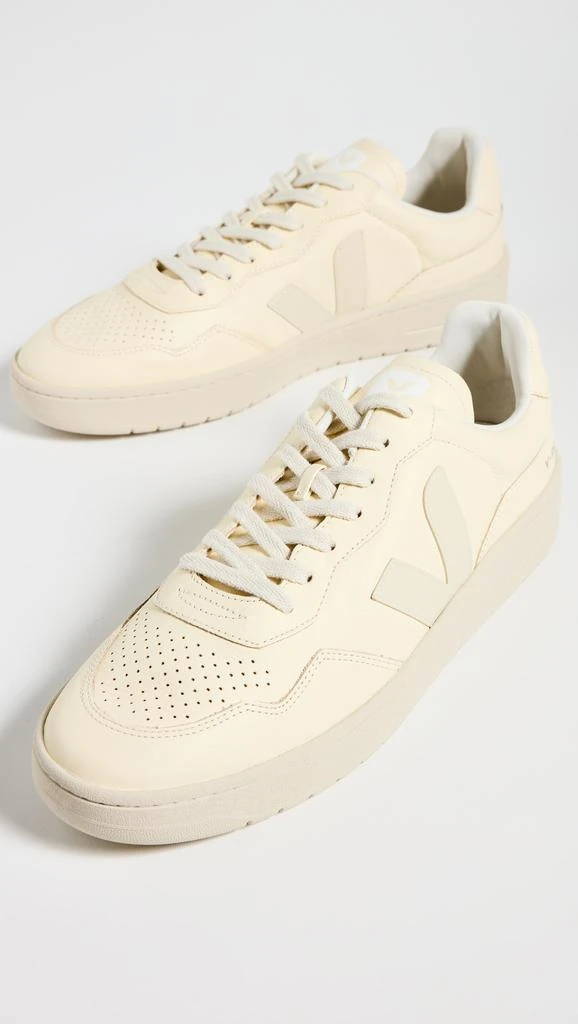 Veja V-90 Sneakers 3