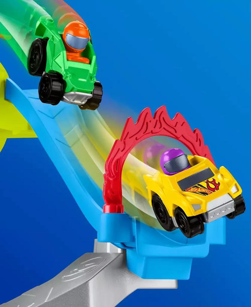 Little People Hot Wheels Spiral Stunt Speedway Playset with 2 Cars & Accessories 6