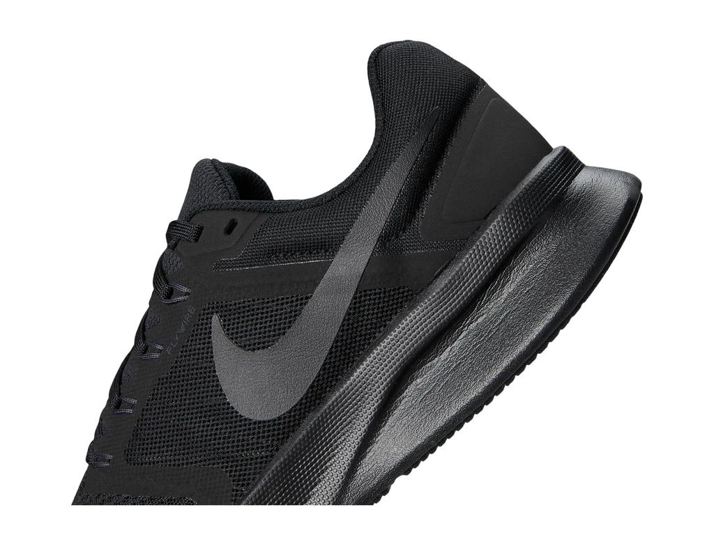 NIKE Run Swift 3 6