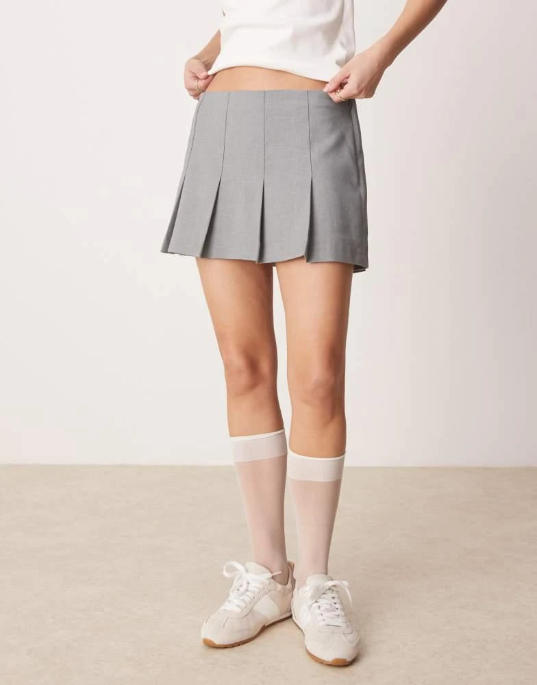 Abercrombie & Fitch Abercrombie & Fitch high rise pleated mini skort in grey 3