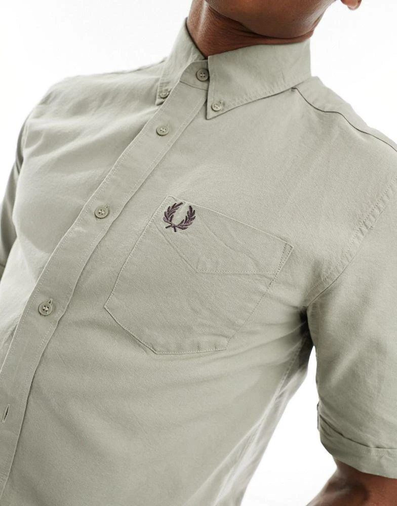 Fred Perry Fred Perry short sleeve oxford shirt in warm grey 4