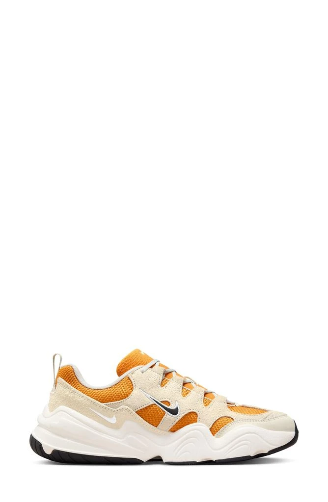 NIKE Tech Hera Sneaker 2