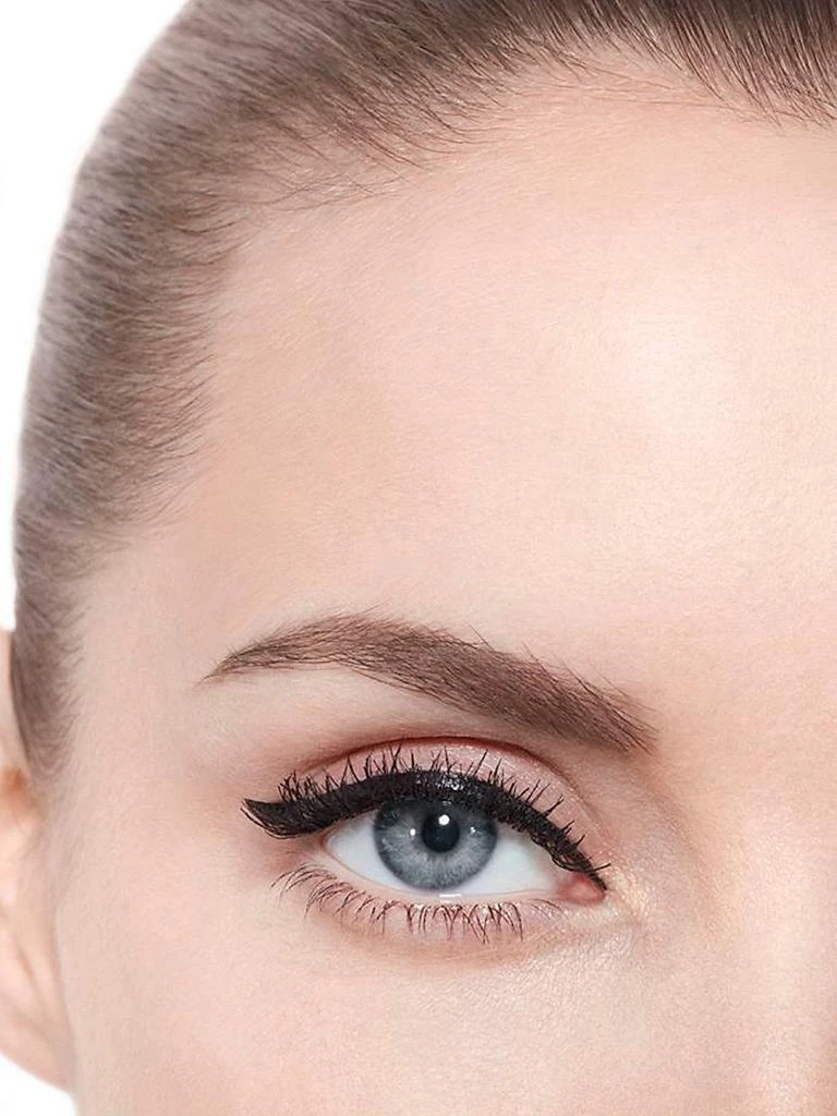 Chanel Eyeliner Pen 4