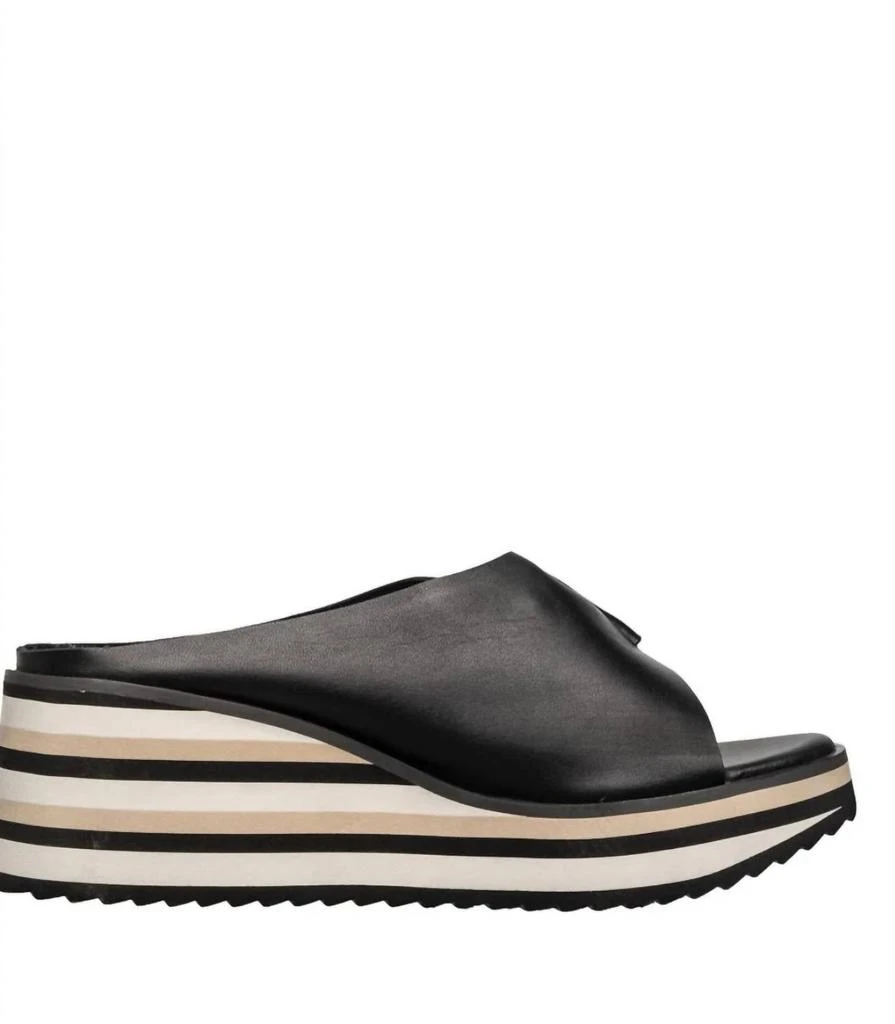 Antelope Antelope - Women
s Padme Black Wedge 4