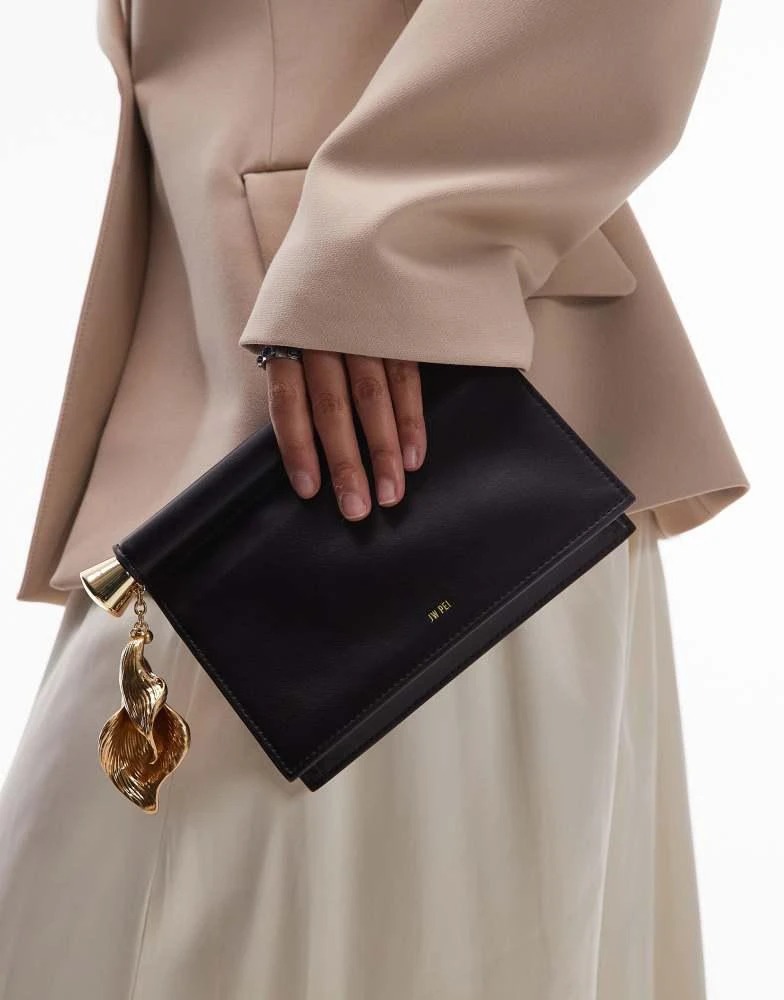 JW PEI JW PEI Holly metal pendant embellished clutch bag in black