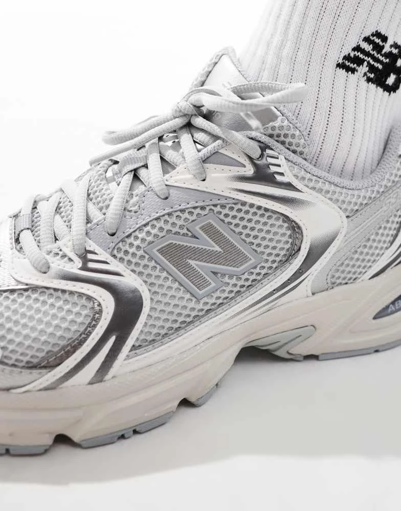 New Balance New Balance 530 trainers in silver metallic - exclusive to ASOS 4