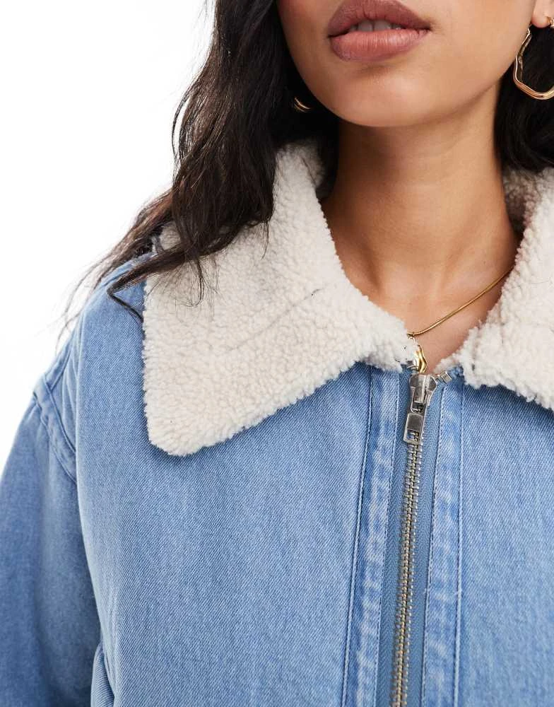 In The Style In The Style cropped denim borg trim jacket in blue 3
