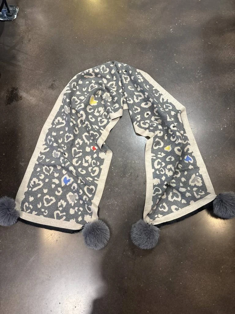 Mitchie
s Matchings Mitchie
S Matchings - narrow scarf with fox poms 3