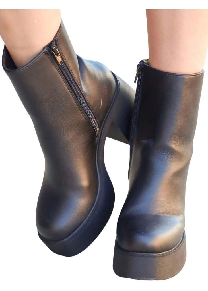 Fortune Dynamic Women's Ankle Boots In Black 3