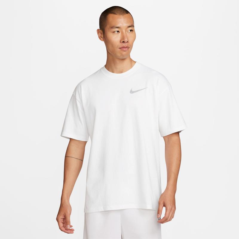 Nike t shirts mens foot locker best sale