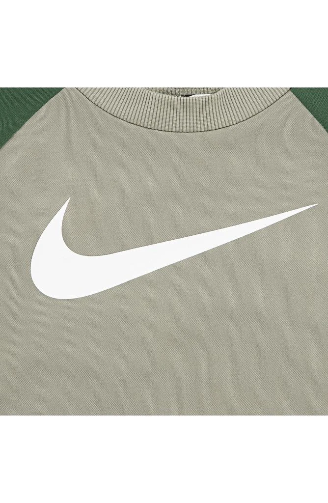 NIKE Kids
 Lifestyle Essentials Pullover 
Joggers Set 3