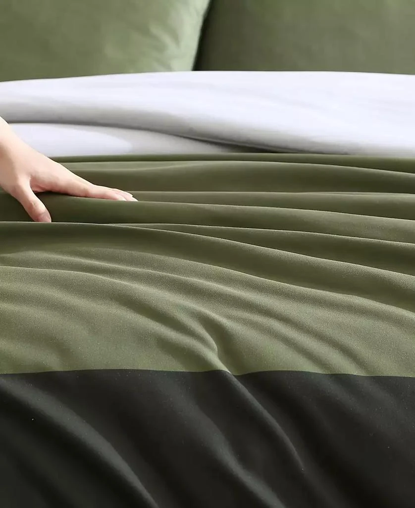 Eddie Bauer CLOSEOUT! Skyline Stripe Reversible 2 Piece Comforter Set 7