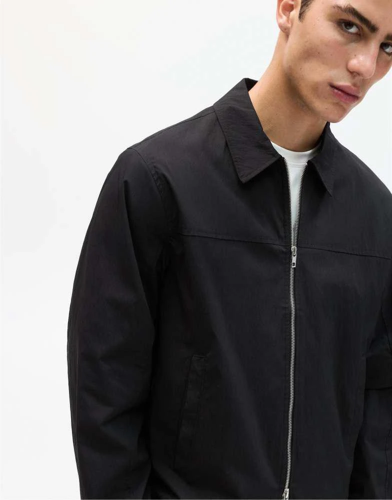 Pull&Bear Pull&Bear Lightweight jacket with lapel collar in black 2
