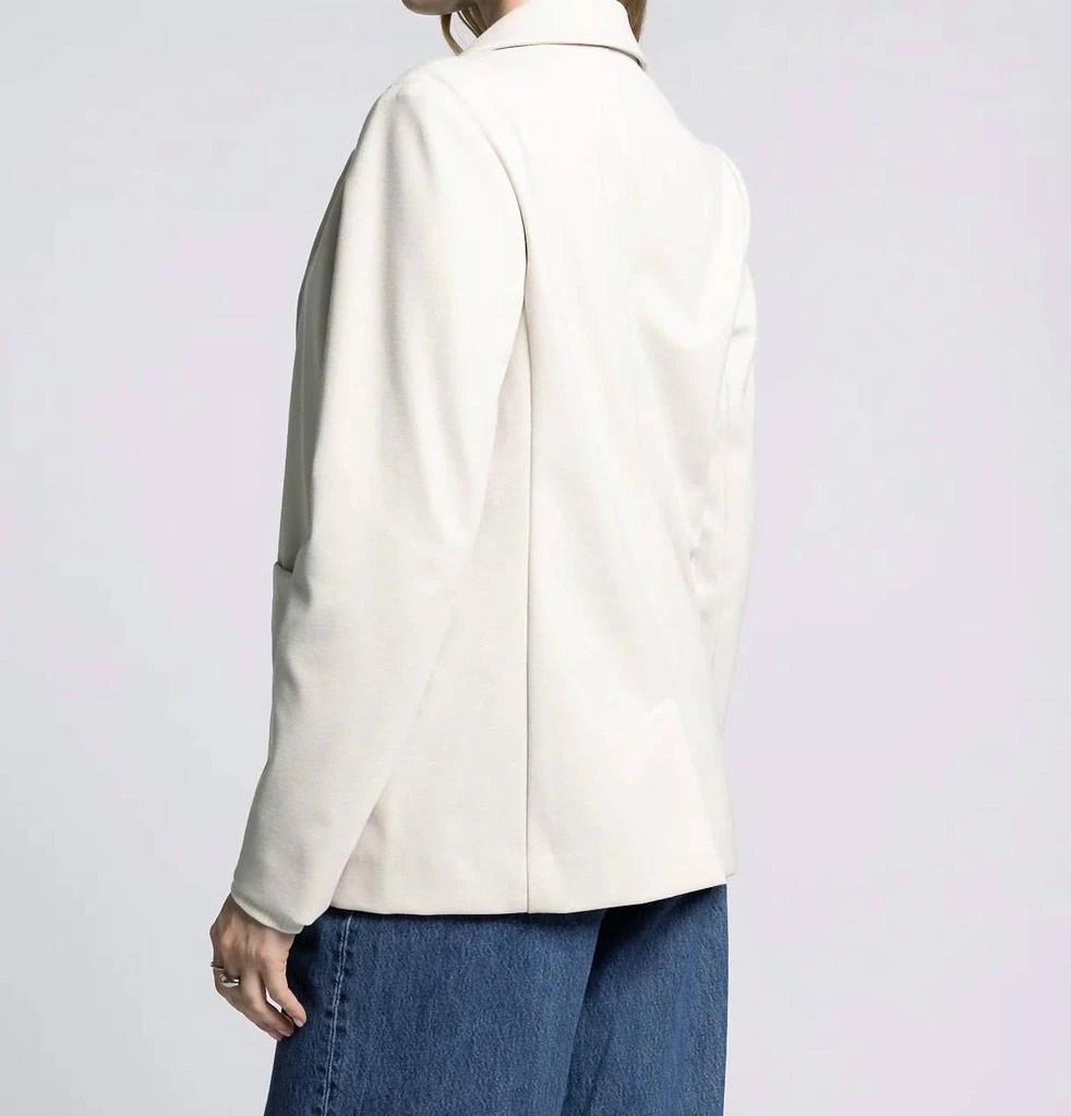 Thread 
Supply Thread 
Supply - Thelma Blazer 2