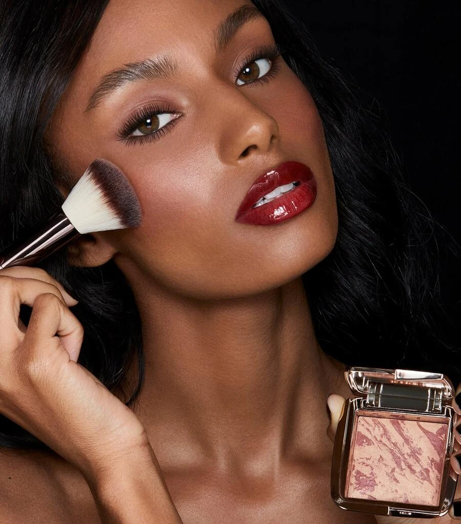 HOURGLASS Ambient Lighting Blush 4