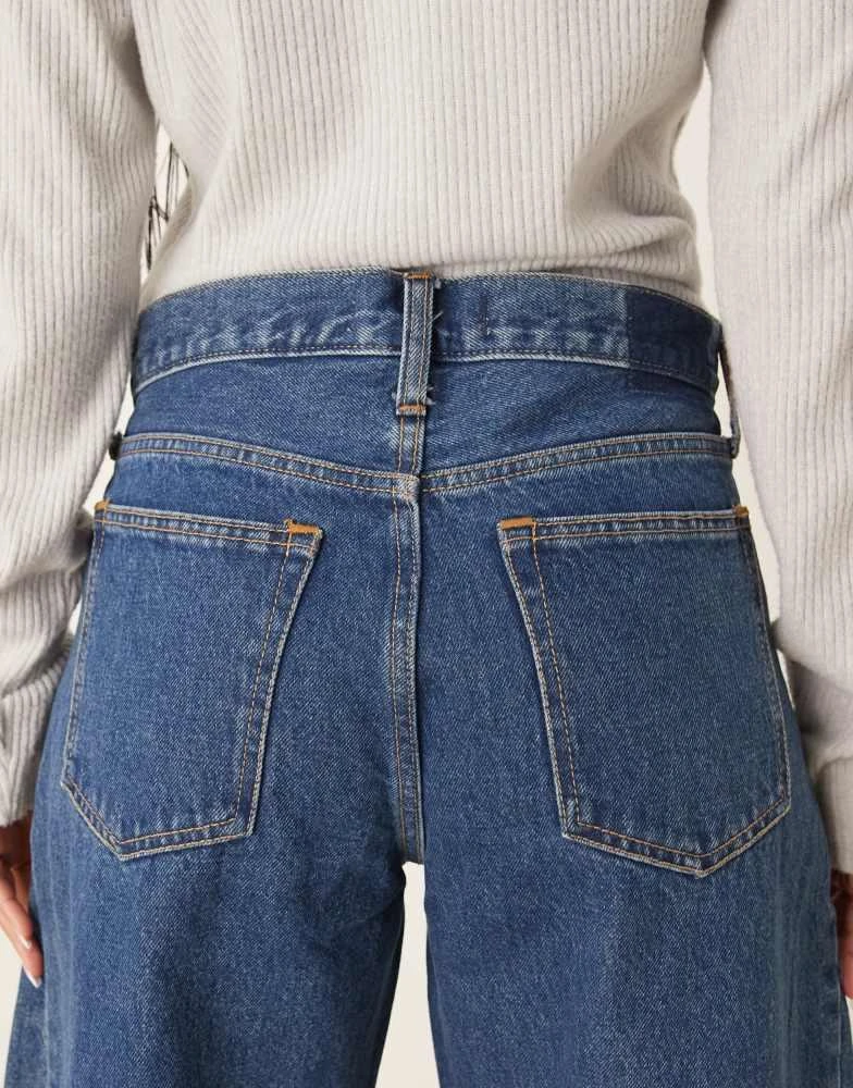Abercrombie & Fitch Abercrombie & Fitch curve love mid rise barrel jean in medium wash 3