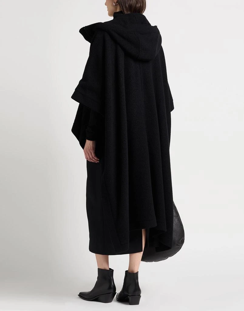 ISABEL BENENATO Cape 3