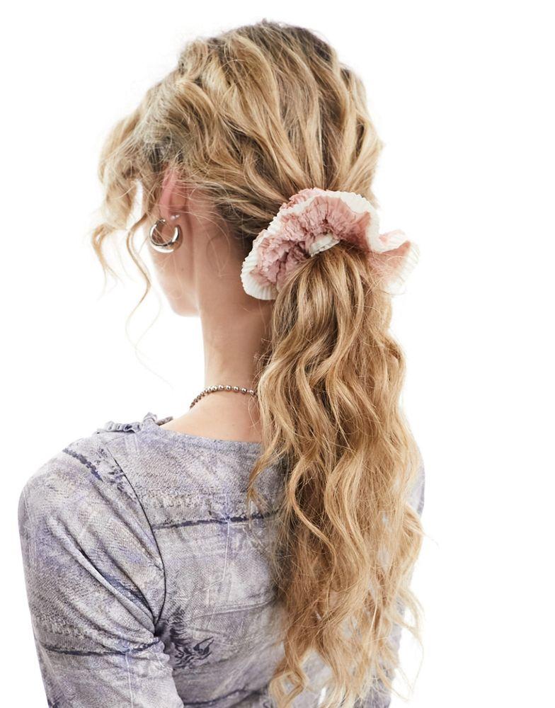 Reclaimed Vintage Reclaimed Vintage oversized scrunchie in ballet pink