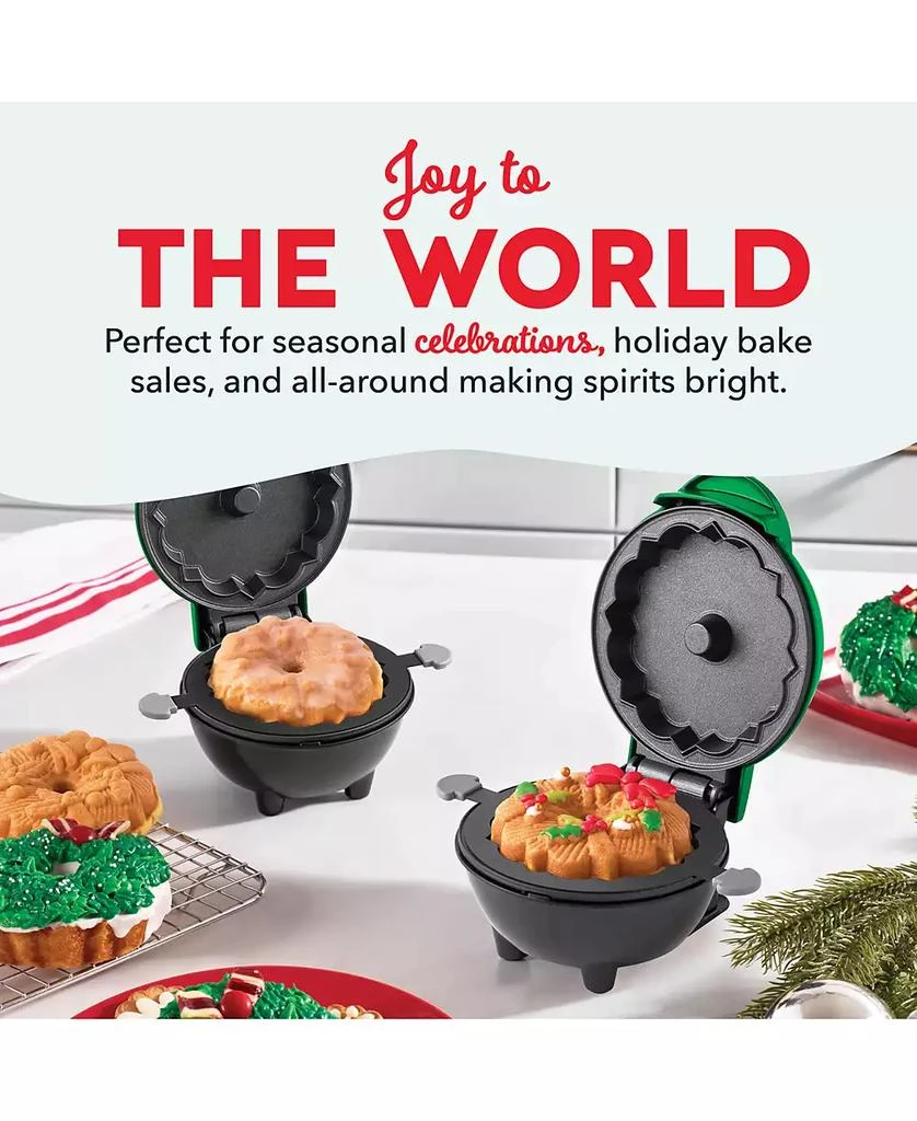 Dash Mini Wreath Bundt® Cake Maker 6
