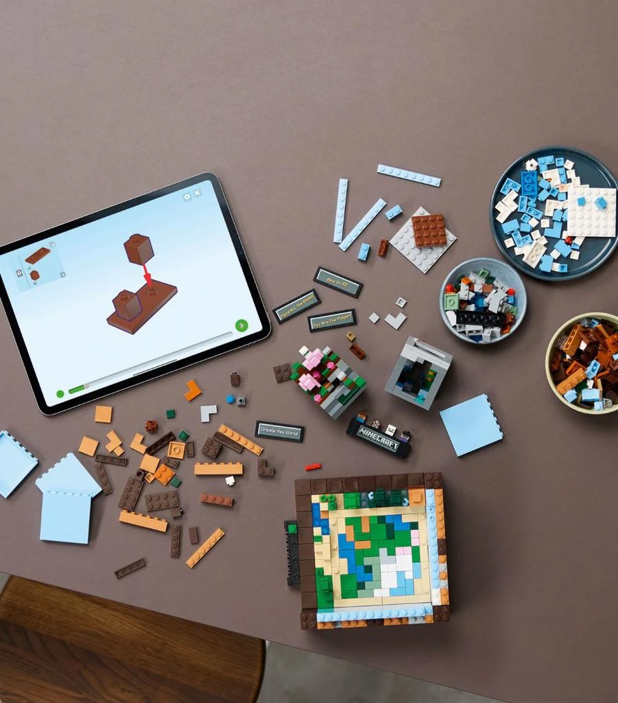 LEGO Minecraft Crafting Table Model Set for Adults 21265 3